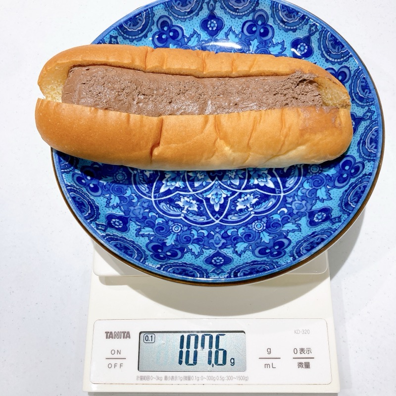 生コッペパンたっぷりチョコホイップ