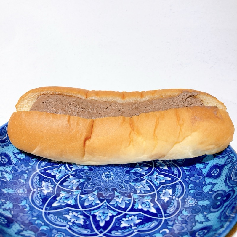 生コッペパンたっぷりチョコホイップ