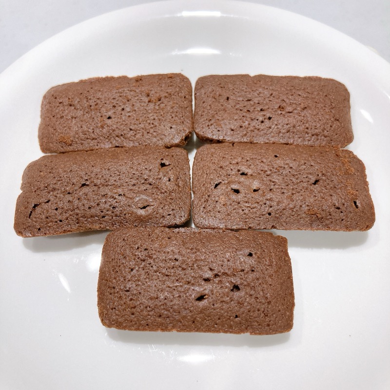 ひとくちスイーツ《ほろ苦カカオのチョコレートケーキ》