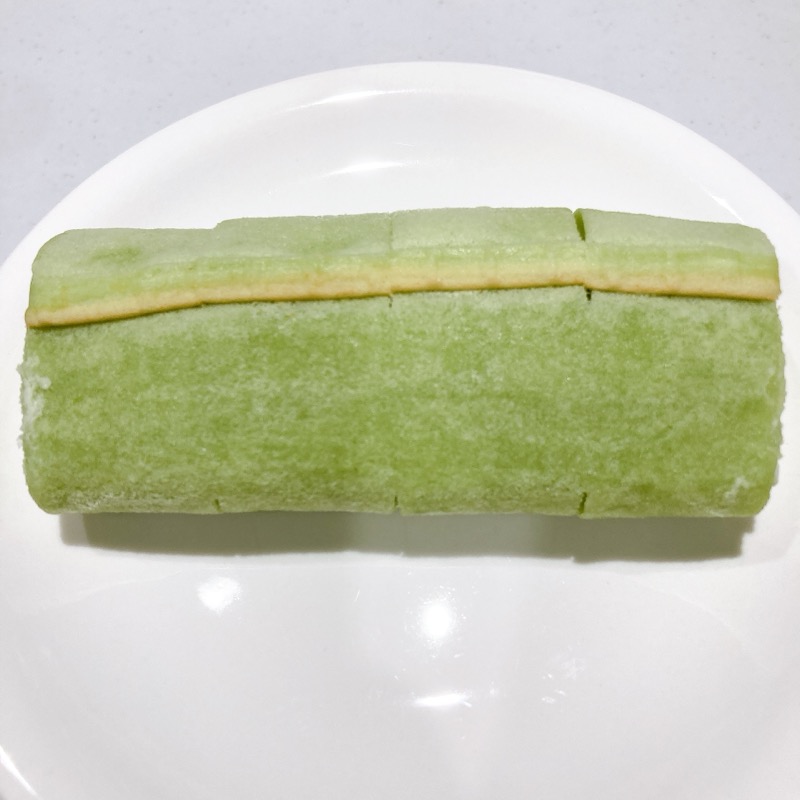 喜久水庵監修ずんだシェイク風味ロール