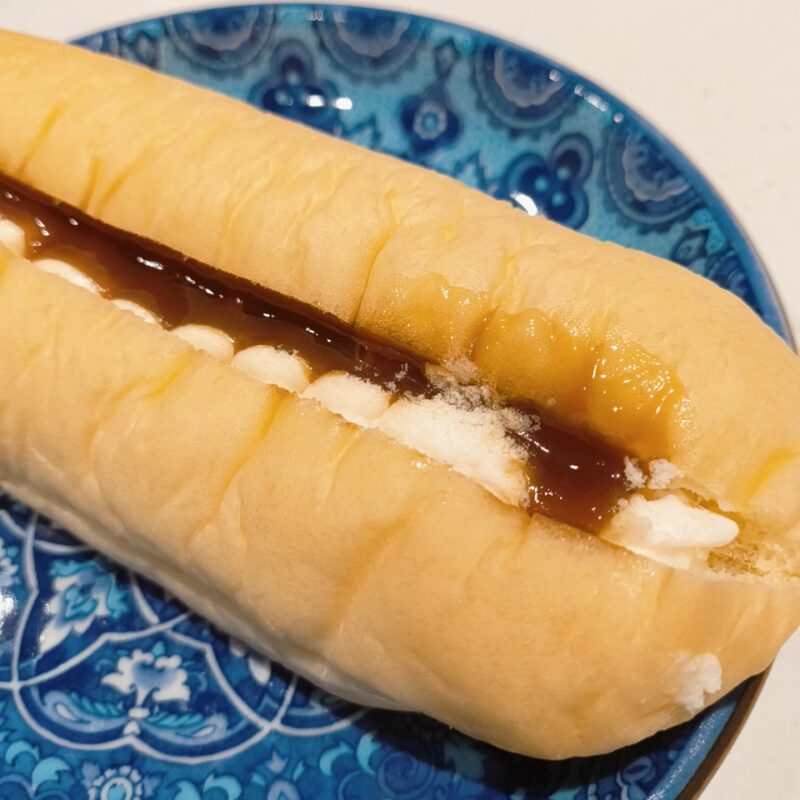塩キャラメルクリームパン