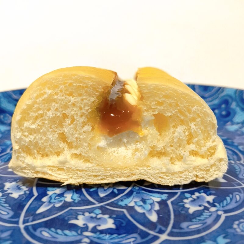 塩キャラメルクリームパン