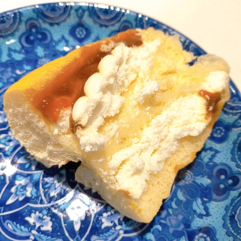 塩キャラメルクリームパン