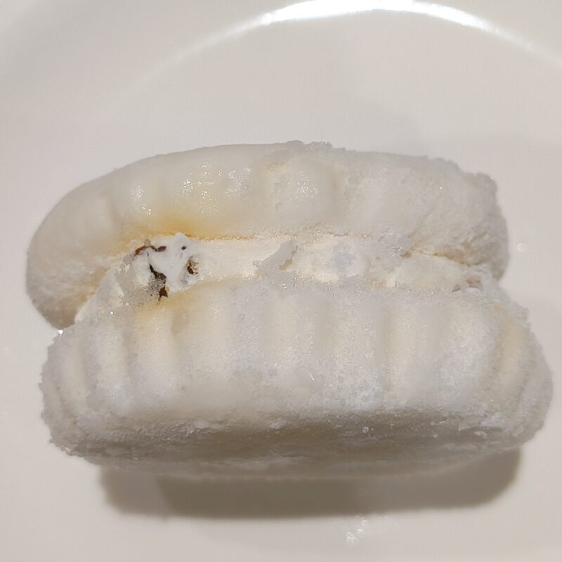 おもちラムレーズン入りバタークリーム