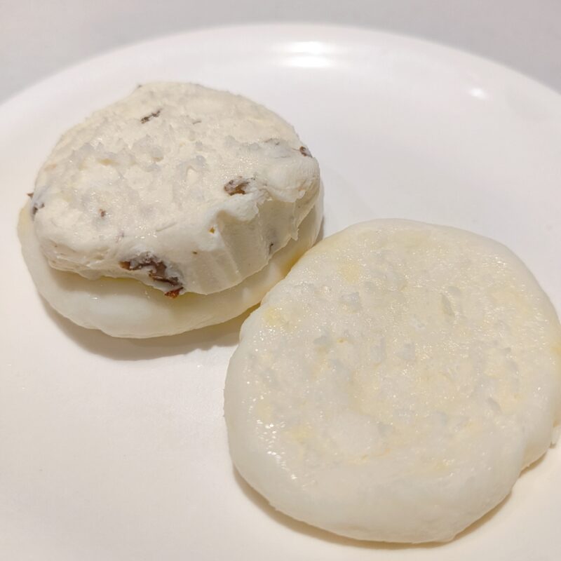 おもちラムレーズン入りバタークリーム
