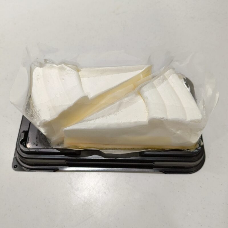 とろける白いミルクチーズケーキ