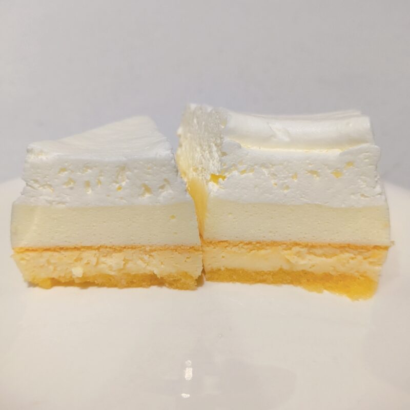 とろける白いミルクチーズケーキ