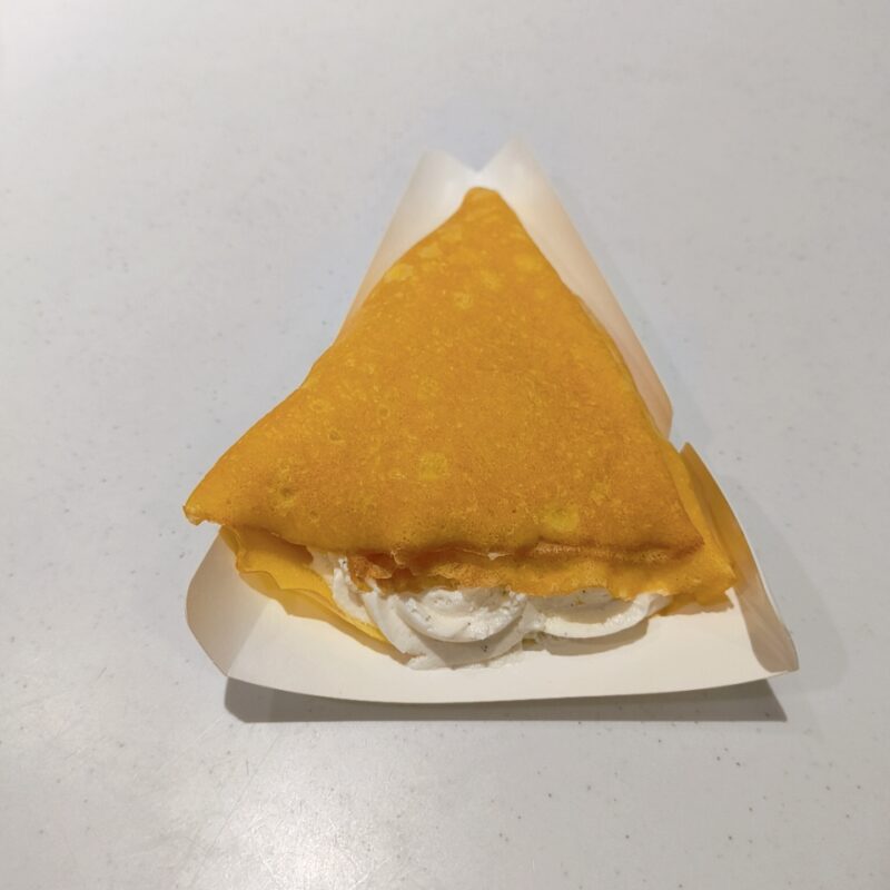 イチゴとバニラのクレープ